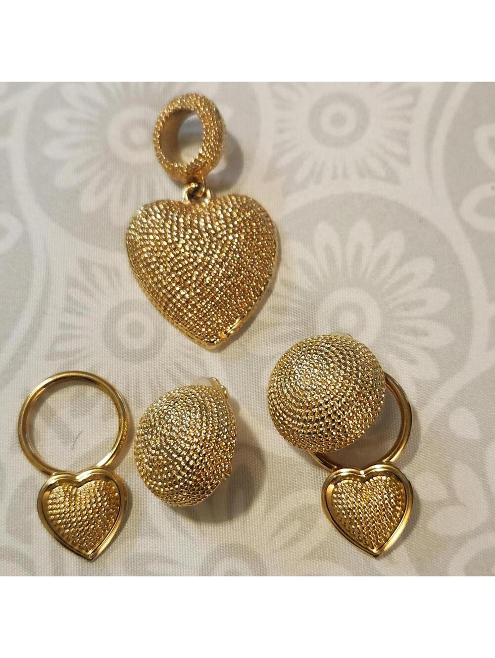 Norma Jean 1950s Italian Style,Changeable G,tone Clip Earrings unsigned pendant